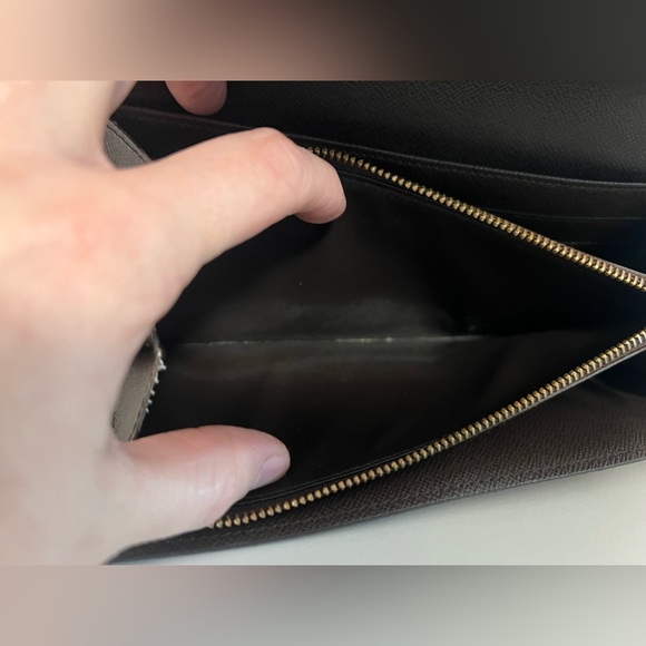 Louis Vuitton Damier Ebene Wallet with zipper pocket and card slots - Picture 11 of 12